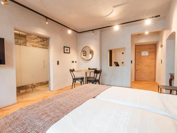 H5 Grauer Bär Studios & More : photo 5 de la chambre studio avec balcon