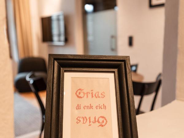 H5 Grauer Bär Studios & More : photo 1 de la chambre studio avec balcon