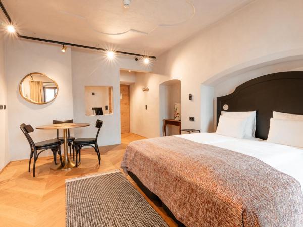 H5 Grauer Bär Studios & More : photo 3 de la chambre studio avec balcon