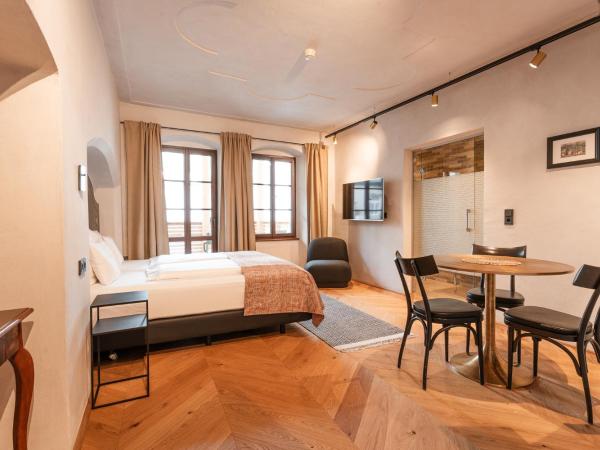 H5 Grauer Bär Studios & More : photo 6 de la chambre studio avec balcon