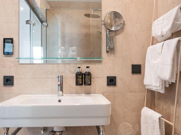 H5 Grauer Bär Studios & More : photo 8 de la chambre studio avec balcon