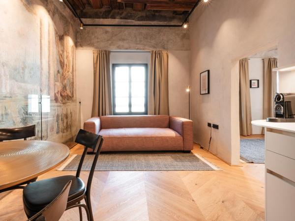 H5 Grauer Bär Studios & More : photo 1 de la chambre studio avec balcon