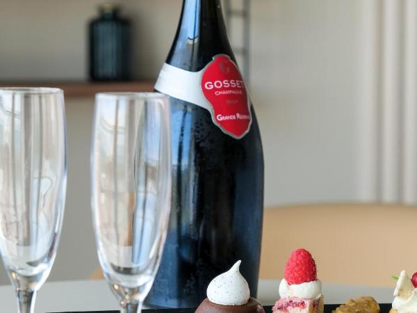 Thalazur Royan - Hôtel & Spa : photo 5 de la chambre chambre familiale avec balcon et vue sur la mer