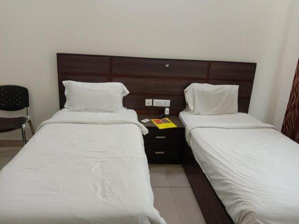 Hotel Royal Mansion - Medicity : photo 3 de la chambre chambre double ou lits jumeaux avec vue