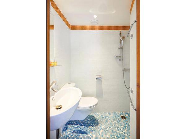 Hôtel California : photo 3 de la chambre chambre double avec terrasse - vue sur colline