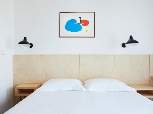 Hôtel California : photo 2 de la chambre chambre double avec balcon - vue sur mer