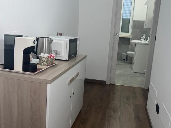 JULIET N - Rental Rooms Verona : photo 5 de la chambre chambre double avec balcon