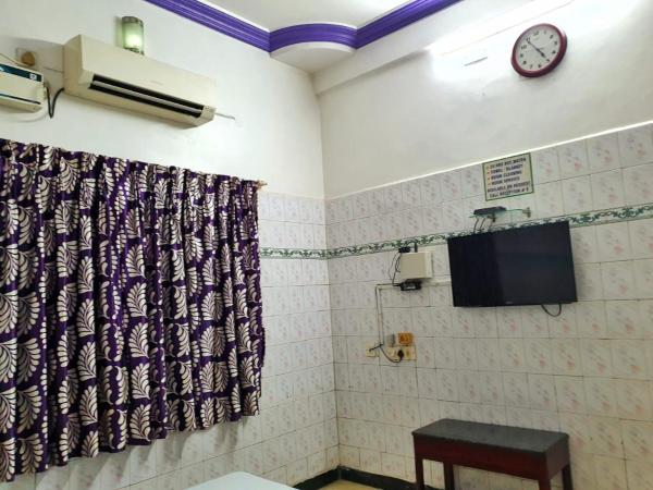 HOTEL GREENS - Puratchi Thalaivar Dr M G Ramachandran Central Railway Station Chennai : photo 2 de la chambre chambre double standard