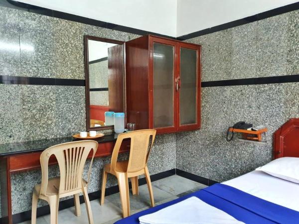 HOTEL GREENS - Puratchi Thalaivar Dr M G Ramachandran Central Railway Station Chennai : photo 5 de la chambre chambre double standard