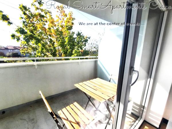 Royal Smart Apartments Cracow : photo 8 de la chambre chambre double avec balcon