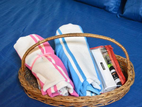 Housetel : photo 1 de la chambre chambre double deluxe avec lit d'appoint