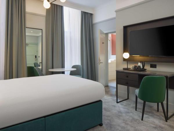 DoubleTree By Hilton Brighton Metropole : photo 3 de la chambre chambre lit queen-size - pour personnes à mobilité réduite