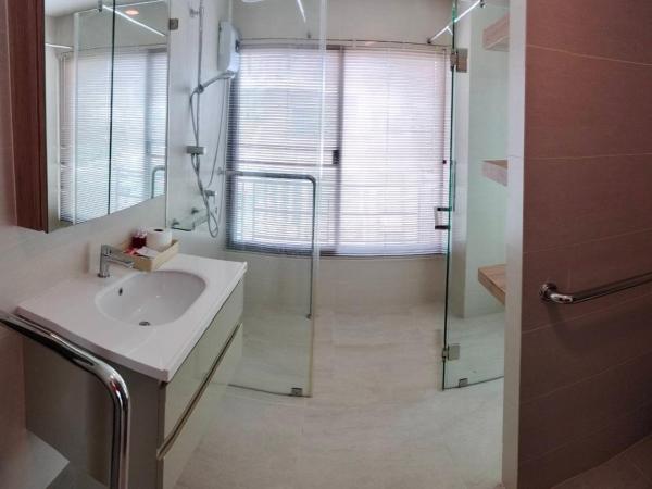 The Lux Ladprao 10 : photo 6 de la chambre suite familiale