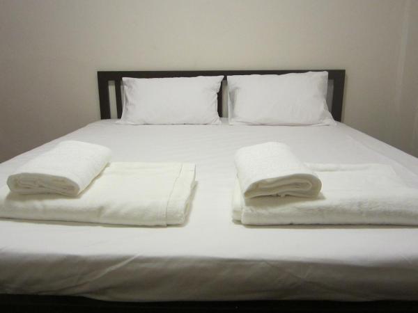 Stay Hostel : photo 5 de la chambre chambre double avec salle de bains privative
