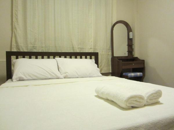 Stay Hostel : photo 4 de la chambre chambre lit queen-size avec salle de bains commune 