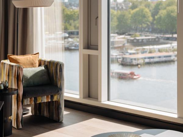 DoubleTree by Hilton Amsterdam Centraal Station : photo 8 de la chambre suite 1 chambre supérieure - vue sur ville 