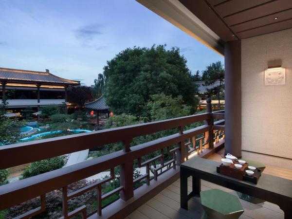HUALUXE Xi'an Tanghua, an IHG Hotel : photo 9 de la chambre one-bedroom suite balcony garden view