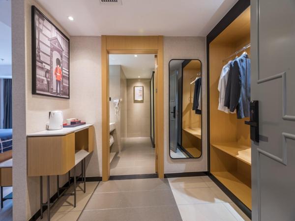 LanOu Hotel Wuxi Anzhen East High-Speed Railway Station : photo 2 de la chambre chambre lits jumeaux