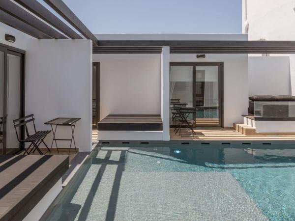 Laguna Suites in Mazera Mykonos : photo 7 de la chambre chambre lit queen-size - vue sur piscine