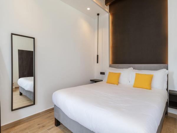 Laguna Suites in Mazera Mykonos : photo 4 de la chambre chambre lit queen-size - vue sur piscine