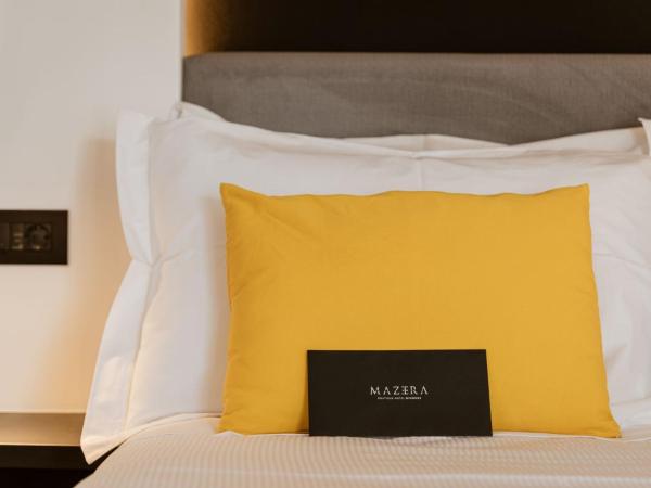 Laguna Suites in Mazera Mykonos : photo 6 de la chambre chambre triple - vue sur la piscine