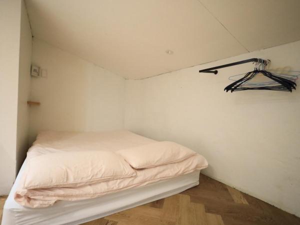 SISnBRO Guesthouse : photo 7 de la chambre chambre quadruple confort