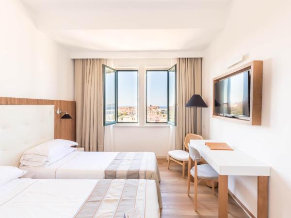 Hotel Catalunya : photo 3 de la chambre chambre double ou lits jumeaux supérieure - vue sur mer