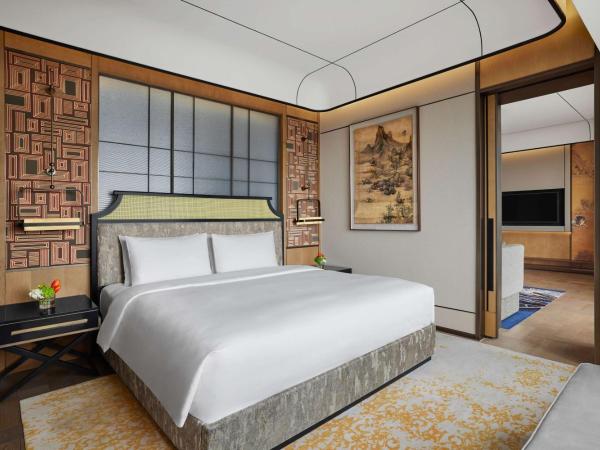 Conrad Shanghai : photo 2 de la chambre suite deluxe avec lit king-size