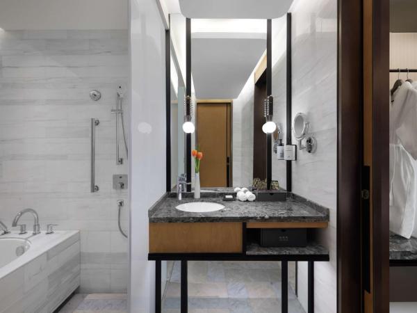 Conrad Shanghai : photo 5 de la chambre suite premium lit king-size