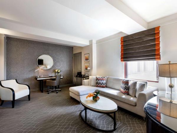 Colcord Hotel Oklahoma City, Curio Collection by Hilton : photo 2 de la chambre suite lit king-size