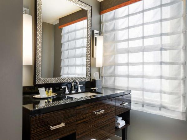 Colcord Hotel Oklahoma City, Curio Collection by Hilton : photo 4 de la chambre chambre double deluxe lit queen-size