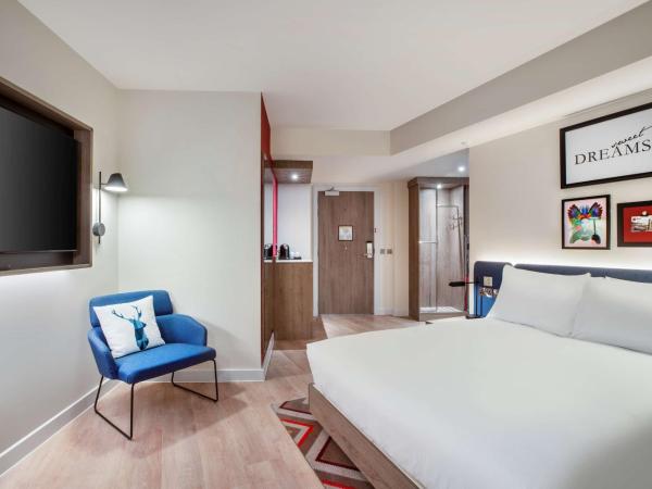 Hampton By Hilton Bath City : photo 2 de la chambre chambre lit queen-size - pour personnes à mobilité réduite