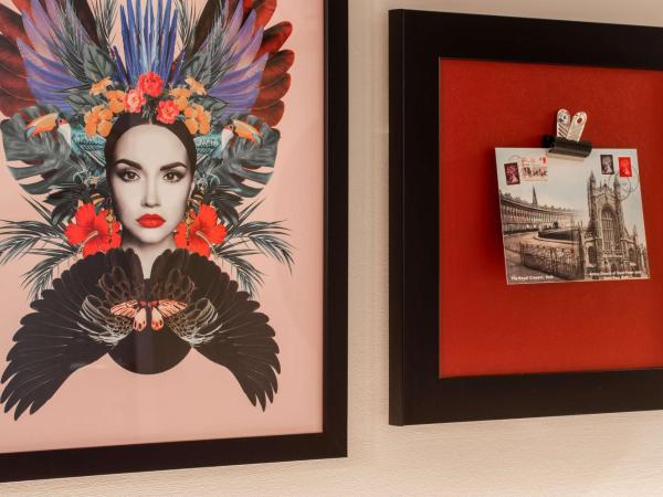 Hampton By Hilton Bath City : photo 1 de la chambre chambre lit king-size