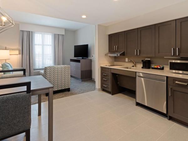 Homewood Suites By Hilton Panama City Beach, Fl : photo 1 de la chambre suite with two queen beds and tub - mobility accessible