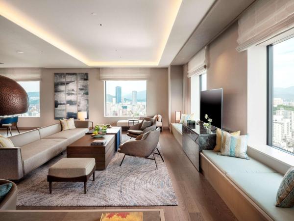 Hilton Hiroshima : photo 3 de la chambre suite premium lit king-size