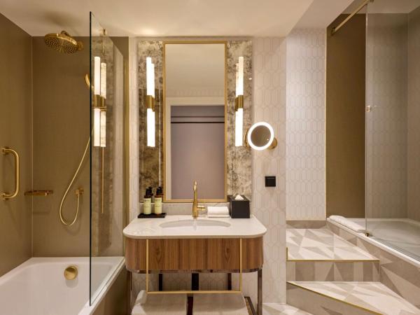 Hotel Saski Krakow Curio Collection by Hilton : photo 2 de la chambre suite lit king-size deluxe 1 chambre
