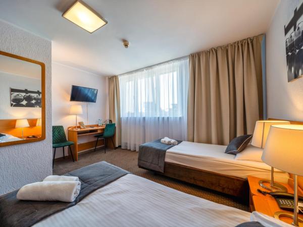 Hotel Gromada Poznań : photo 5 de la chambre chambre lits jumeaux standard