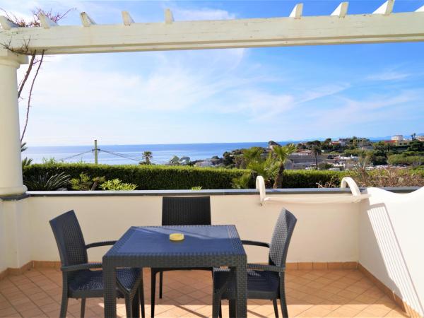 Hotel Albatros : photo 3 de la chambre chambre double ou lits jumeaux supérieure - vue sur mer