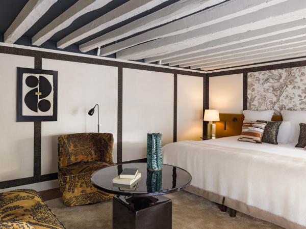 Le Pavillon de la Reine & Spa, Place des Vosges : photo 2 de la chambre appartement en duplex