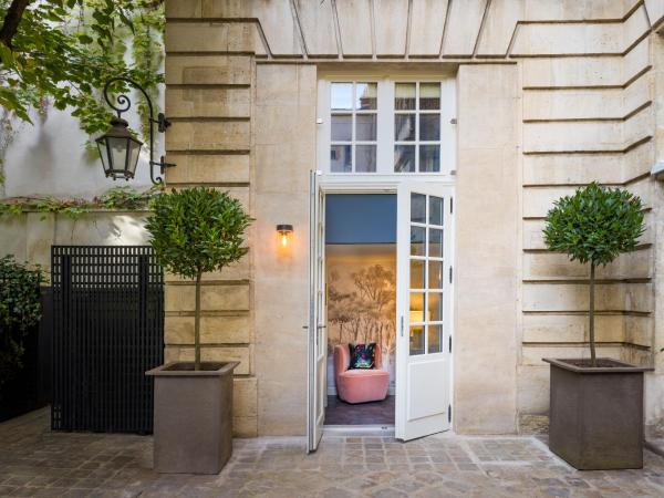 Le Pavillon de la Reine & Spa, Place des Vosges : photo 9 de la chambre appartement en duplex