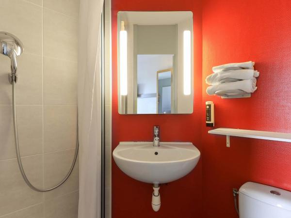 B&B HOTEL Beaune Sud 2 : photo 6 de la chambre chambre double