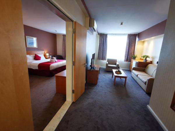 Future Inn Cardiff Bay : photo 7 de la chambre suite