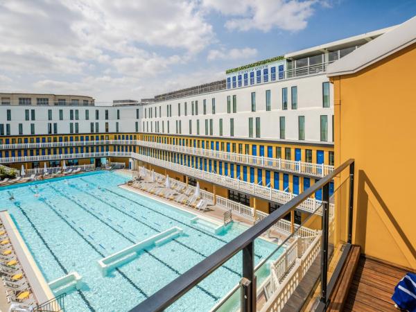 Molitor Hôtel & Spa Paris - MGallery Collection : photo 8 de la chambre suite piscine avec balcon - vue sur piscine