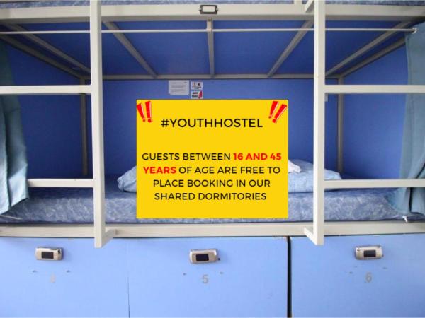 Smart Hyde Park Inn Hostel : photo 2 de la chambre lit dans dortoir mixte de 8 lits avec salle de bains privative