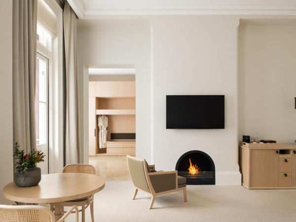 COMO The Treasury : photo 4 de la chambre chambre lit king-size héritage avec balcon