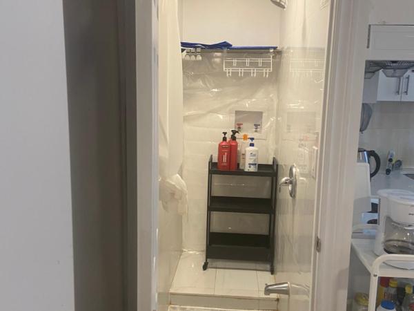 Double Room with SHARED Bathroom : photo 5 de la chambre chambre double avec salle de bains commune