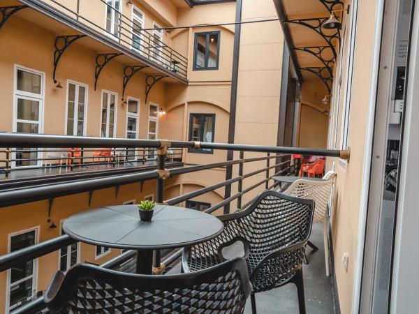 Timeout Heritage Hotel Zagreb : photo 2 de la chambre chambre double ou lits jumeaux avec balcon