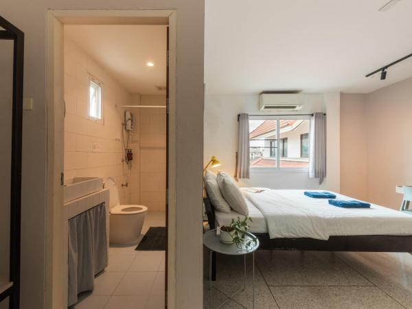 Fav Inn Town : photo 7 de la chambre chambre double avec salle de bains privative