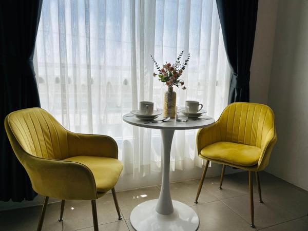 Studio room in Mango House : photo 10 de la chambre chambre double avec balcon