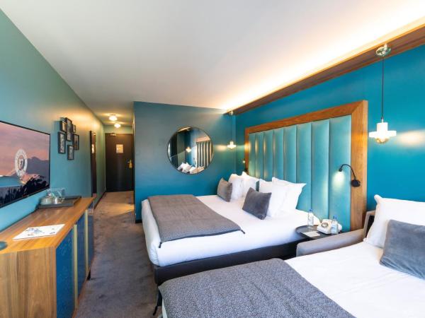 Fahrenheit Seven Courchevel : photo 7 de la chambre chambre triple avec baignoire - vue sur village